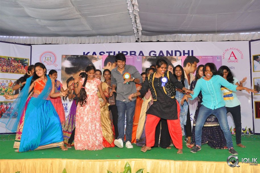 Manasuku-Nachindi-Movie-Team-At-Kasturba-Gandhi-College